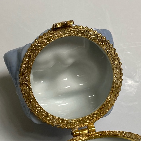 Dog Trinket Box Blue Chair Ceramic Hinged Lid Puppy Container Cocker Spaniel - Picture 10 of 16